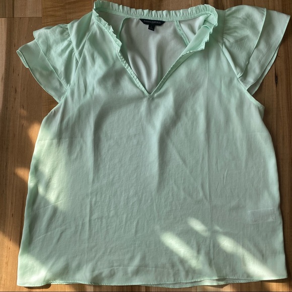 Banana Republic Tops - EUC Soft Mint Banana Republic Blouse. Size L
